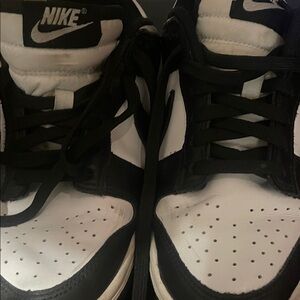 Nike Men's Classic Black and White Sneakers